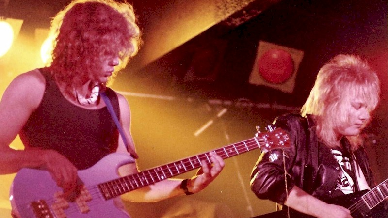 Salem Spade Live